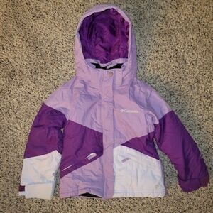 Good Used Condition size 4/5 toddler Columbia jacket. Non-smoking household.